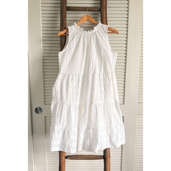 LOFT Dresses & Skirts - LOFT White Eyelet Dress Sleeveless Tiered Ruffle Neck Casual Summer M